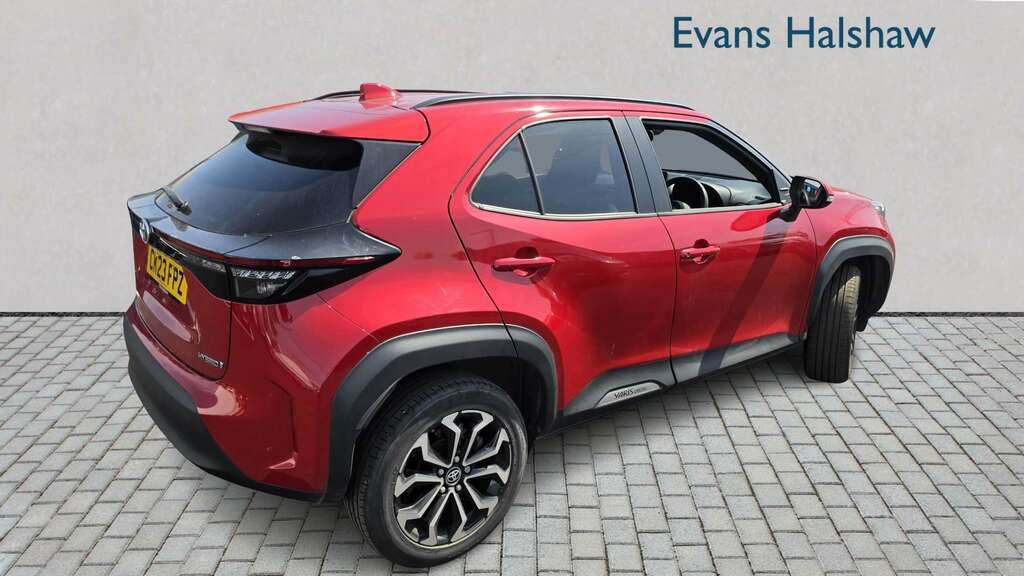 Toyota Yaris Cross 1.5 Hybrid Design Cvt 2023 Red