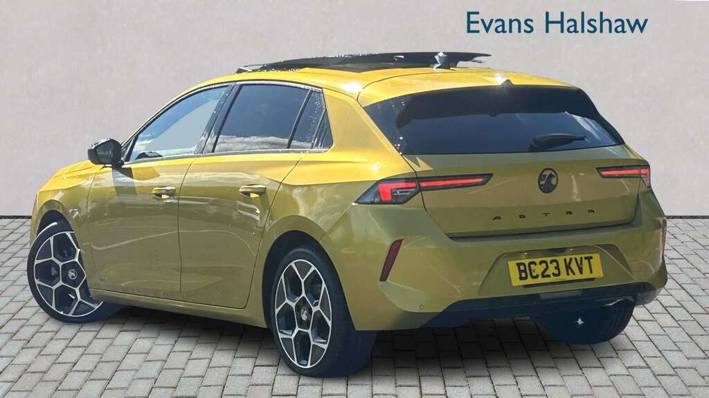 Vauxhall Astra 1.5 Turbo D Ultimate 2023 Yellow #2