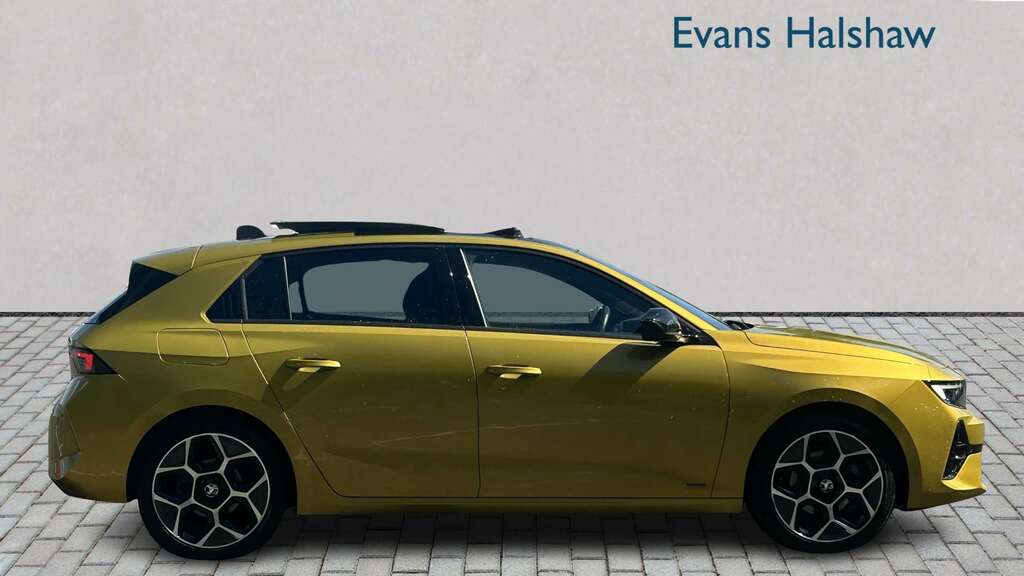 Vauxhall Astra 1.5 Turbo D Ultimate 2023 Yellow #4