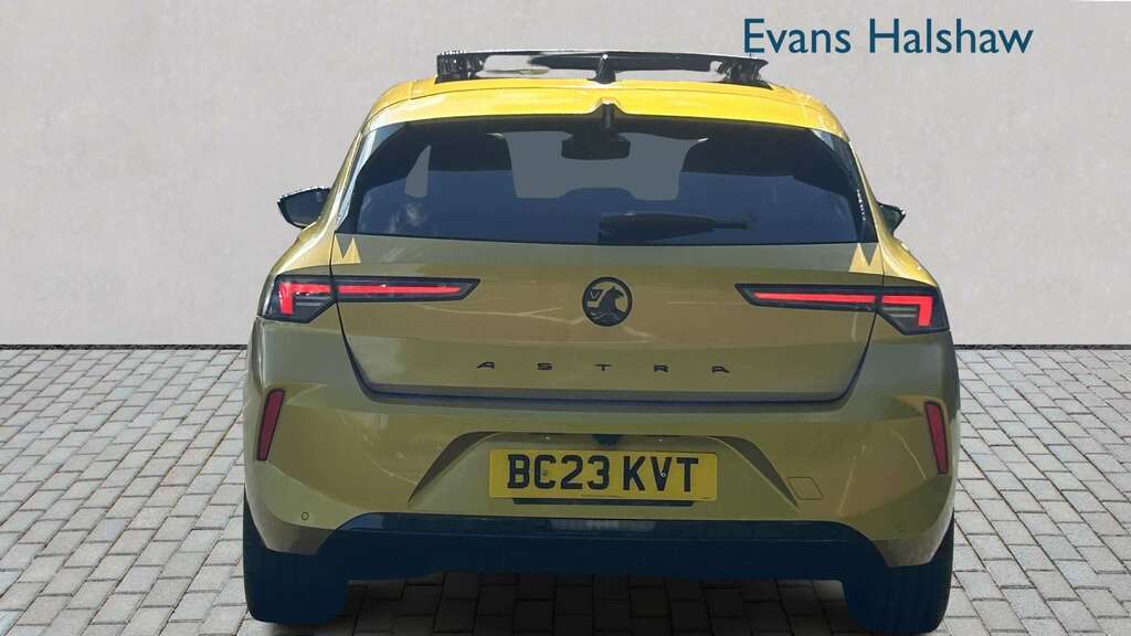 Vauxhall Astra 1.5 Turbo D Ultimate 2023 Yellow #3