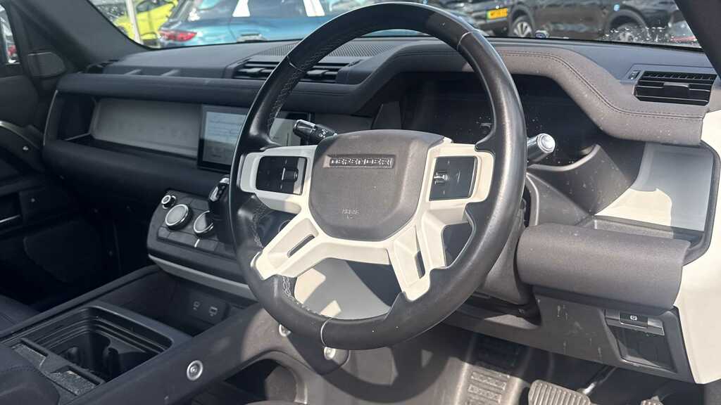 Land Rover Defender 90 3.0 D200 S 90 2021 Green #4