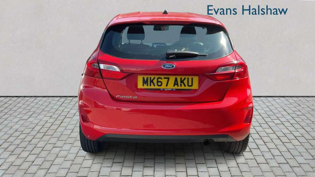 Ford Fiesta 1.1 Zetec 2017 Red #5