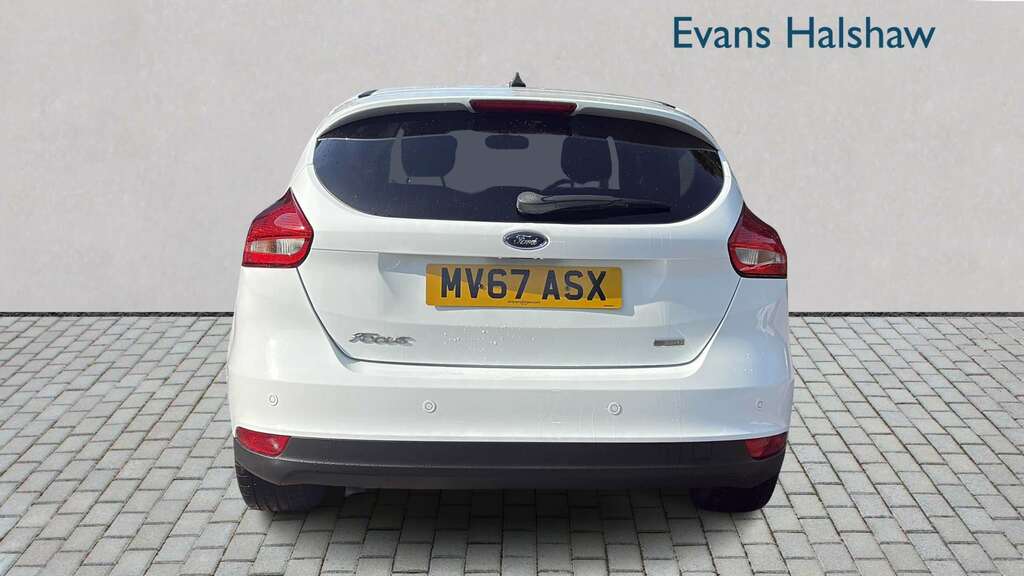 Ford Focus 1.0 Ecoboost 125 Zetec Edition 2017 White #5