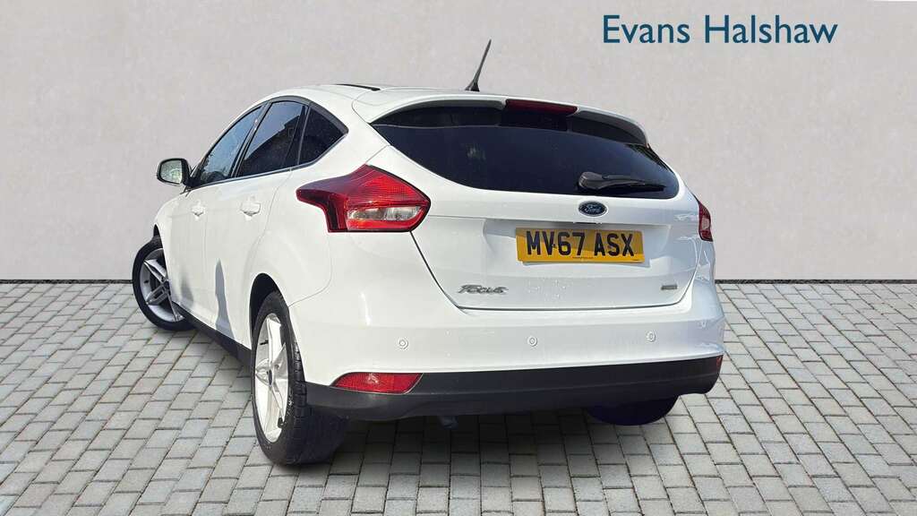 Ford Focus 1.0 Ecoboost 125 Zetec Edition 2017 White #2