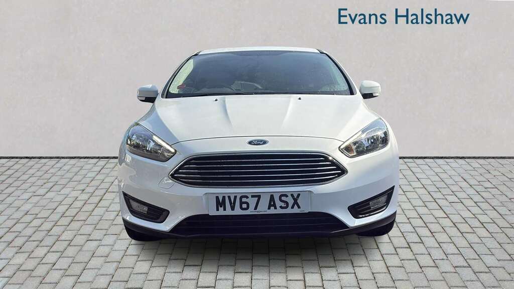 Ford Focus 1.0 Ecoboost 125 Zetec Edition 2017 White #4