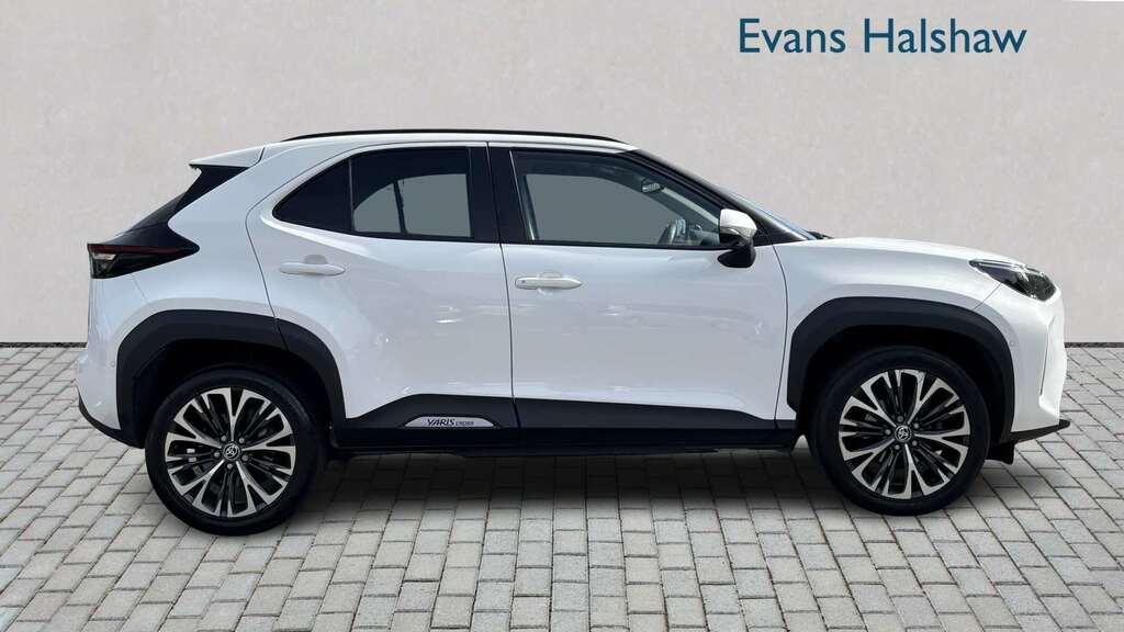 Toyota Yaris Cross 1.5 Hybrid Excel Cvt 2023 White #6
