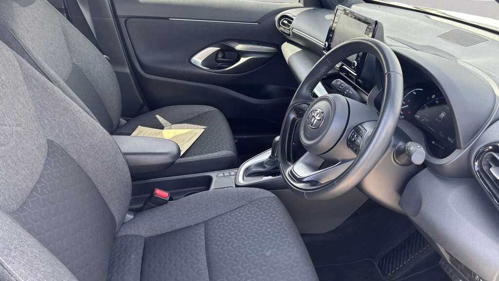 Toyota Yaris Cross Design White #7