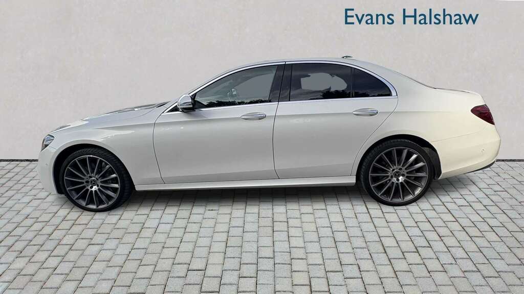 Mercedes-Benz E Class E400d 4Matic Amg Line Premium Plus 9G-tronic 2 White #4