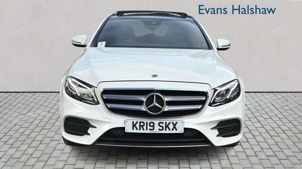 Mercedes-Benz E Class E400d 4Matic Amg Line Premium Plus 9G-tronic 2 White #5