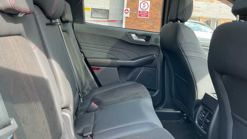 Ford Kuga 2.5 Fhev St-line Cvt Estate Red #11