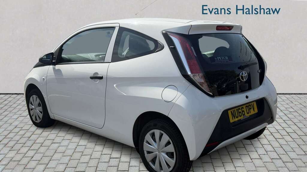 Toyota Aygo 1.0 Vvt-i X 2016 White #4