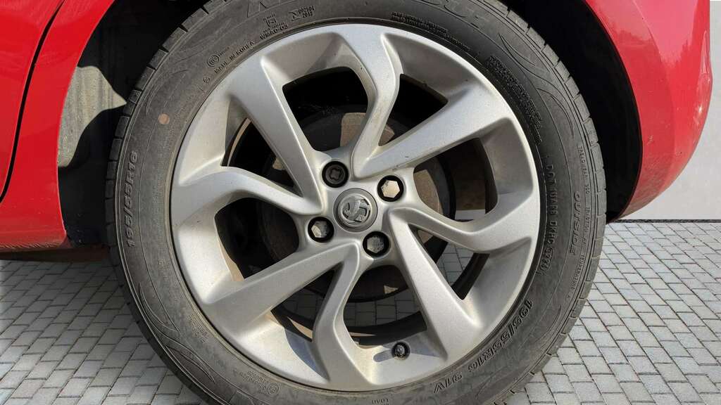 Vauxhall Corsa 1.4 Sri 35 Pounds Road Tax Silver #5