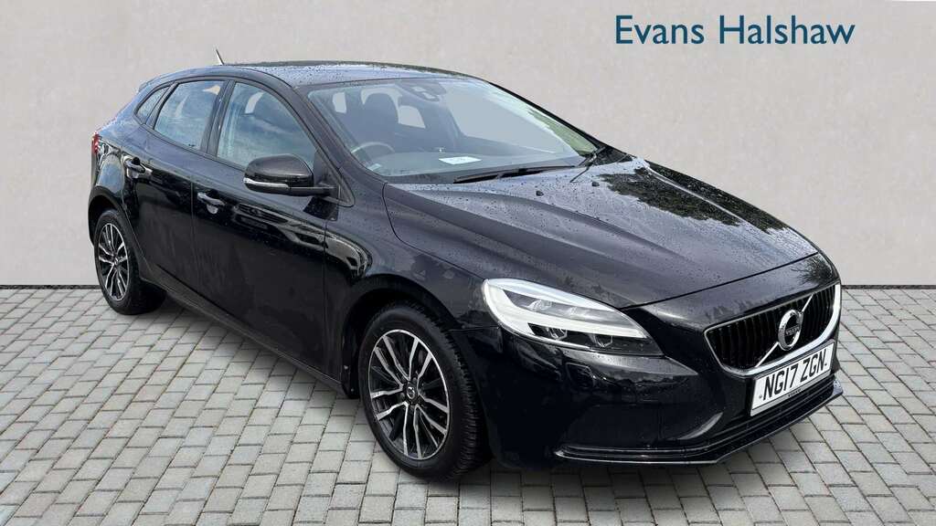 Volvo V40 D2 120 Momentum 2017 Black