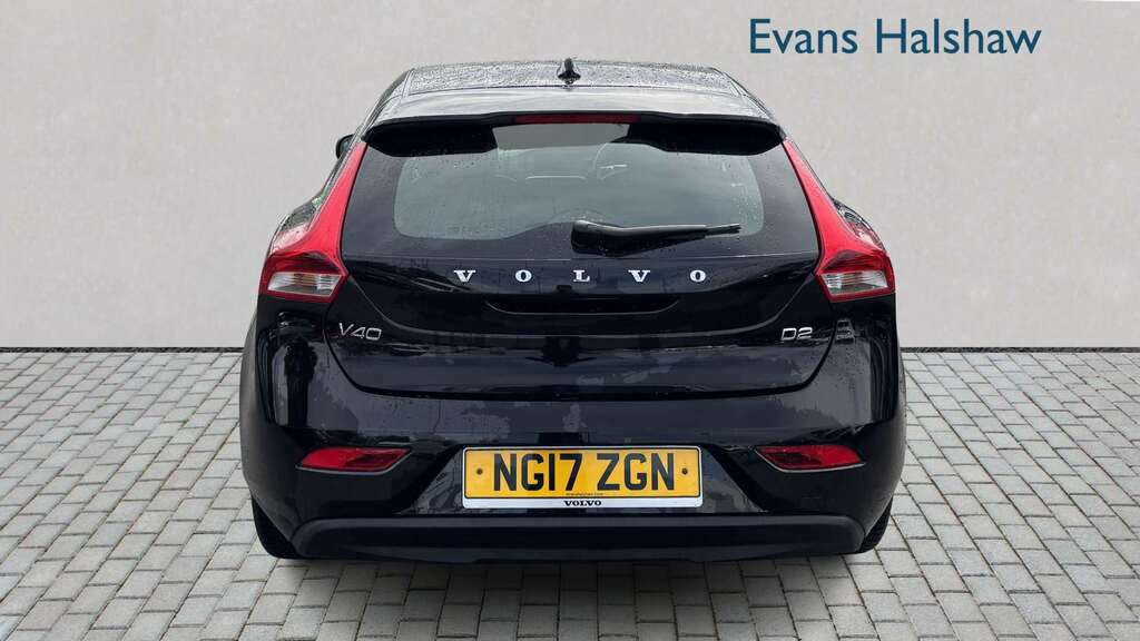 Volvo V40 D2 120 Momentum 2017 Black #5