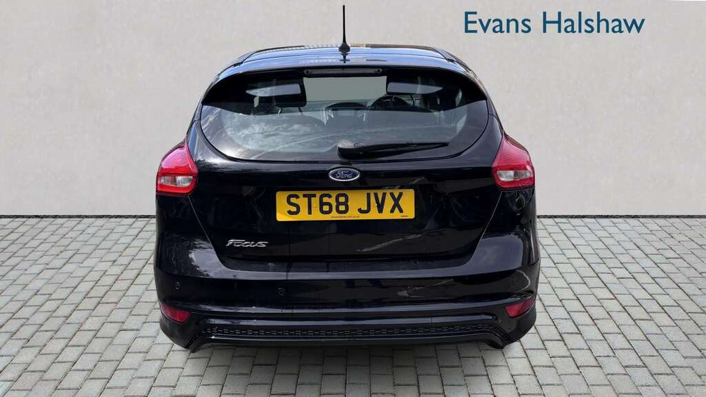 Ford Focus 1.5 Tdci 120 St-line Navigation 2018 ST68JVX Black #4