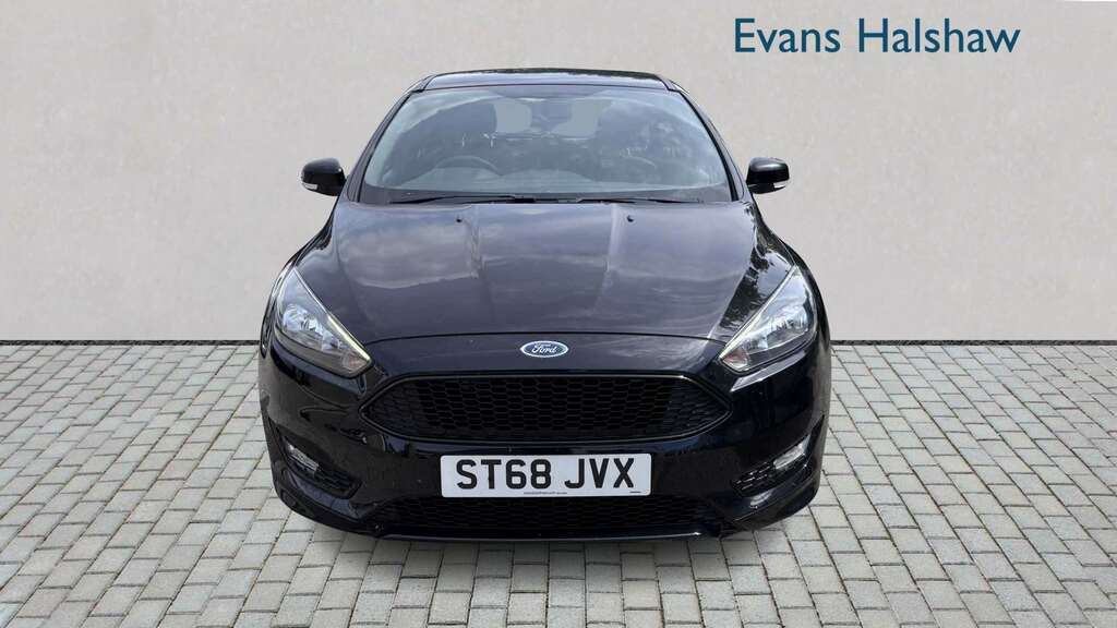 Ford Focus 1.5 Tdci 120 St-line Navigation 2018 ST68JVX Black #5