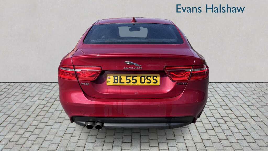 Jaguar XE 2.0D 180 R-sport 2016 Red #4