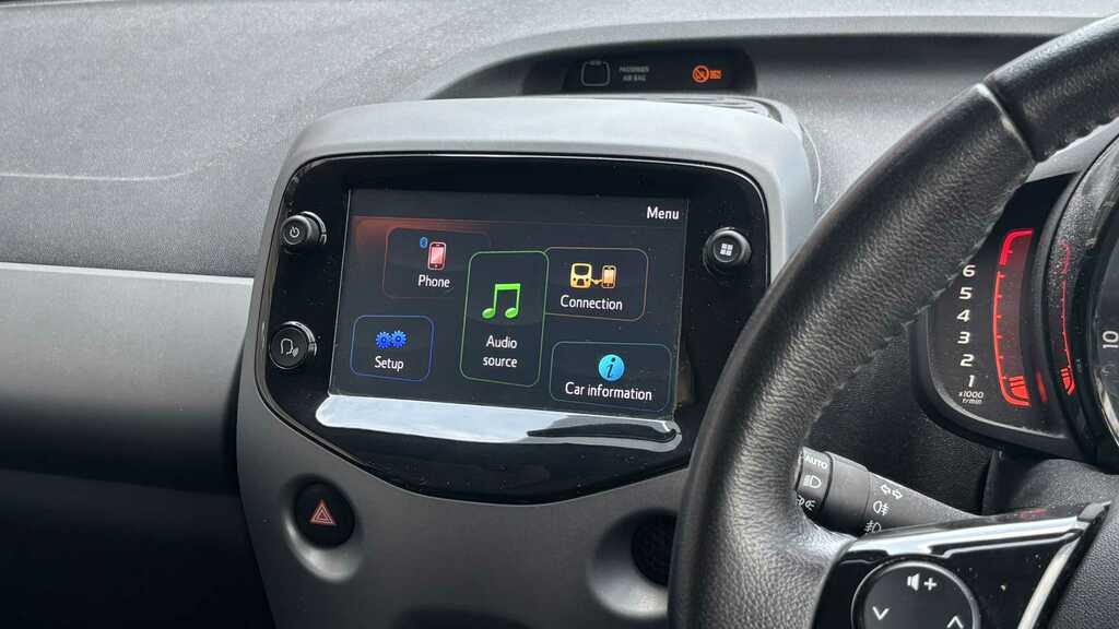 Toyota Aygo 1.0 Vvt-i X-play Red #11