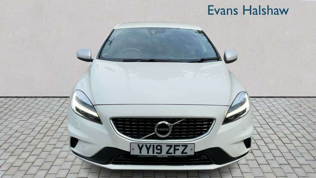 Volvo V40 T2 122 R Design Edition 2019 White #4