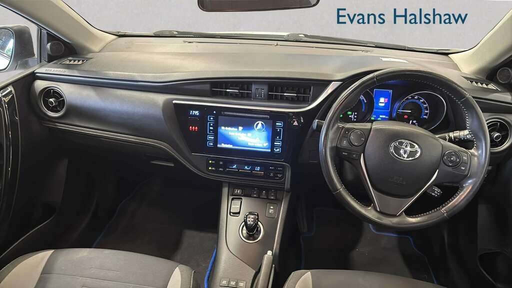 Toyota Auris 1.8 Hybrid Business Edition Cvt Leather 2016 White #6