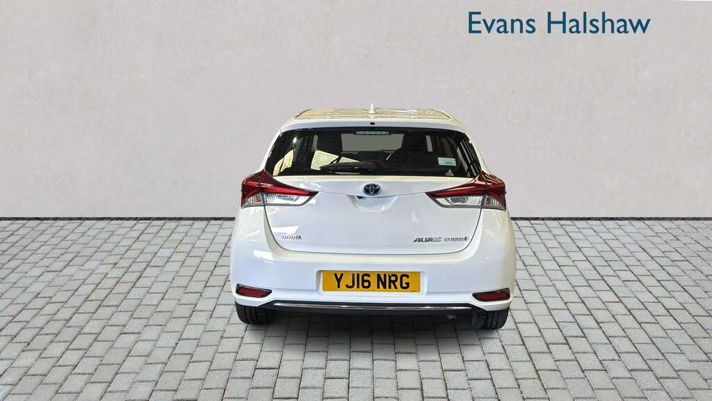Toyota Auris 1.8 Hybrid Business Edition Cvt Leather 2016 White #5