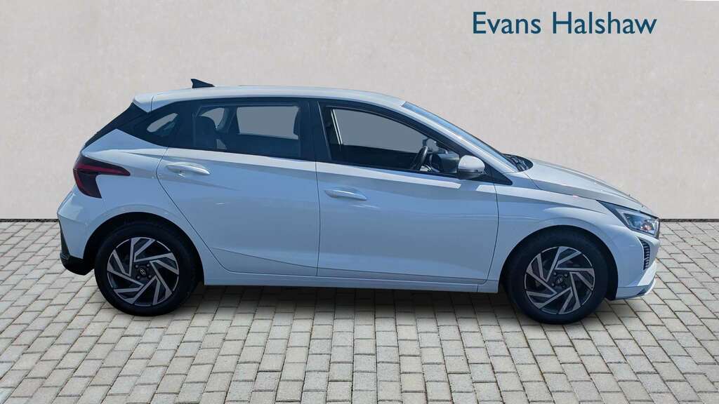 Hyundai I20 1.0T Gdi Advance 2025 White #3
