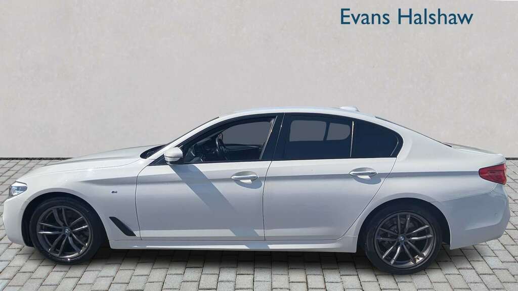 BMW 5 Series 520D M Sport 2018 White #4