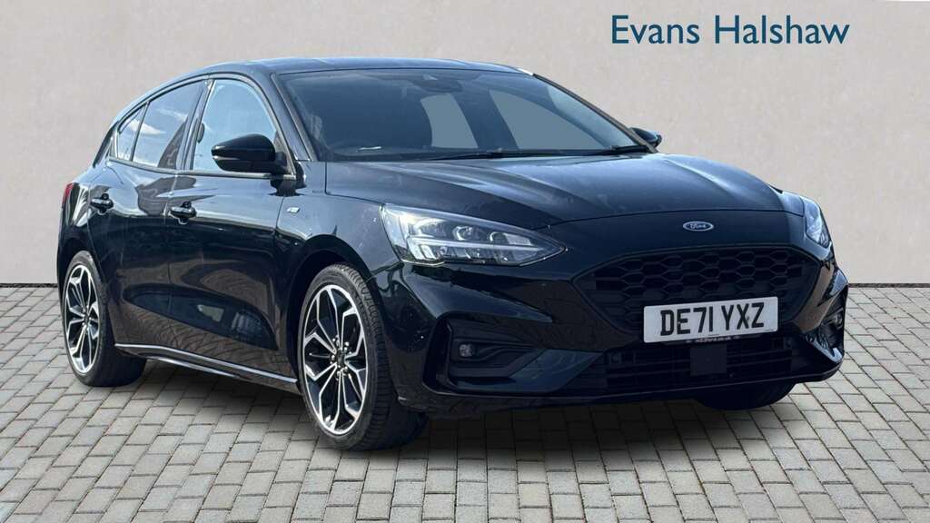 Ford Focus 1.0T Ecoboost Zetec Estate Euro 6 Silver #1