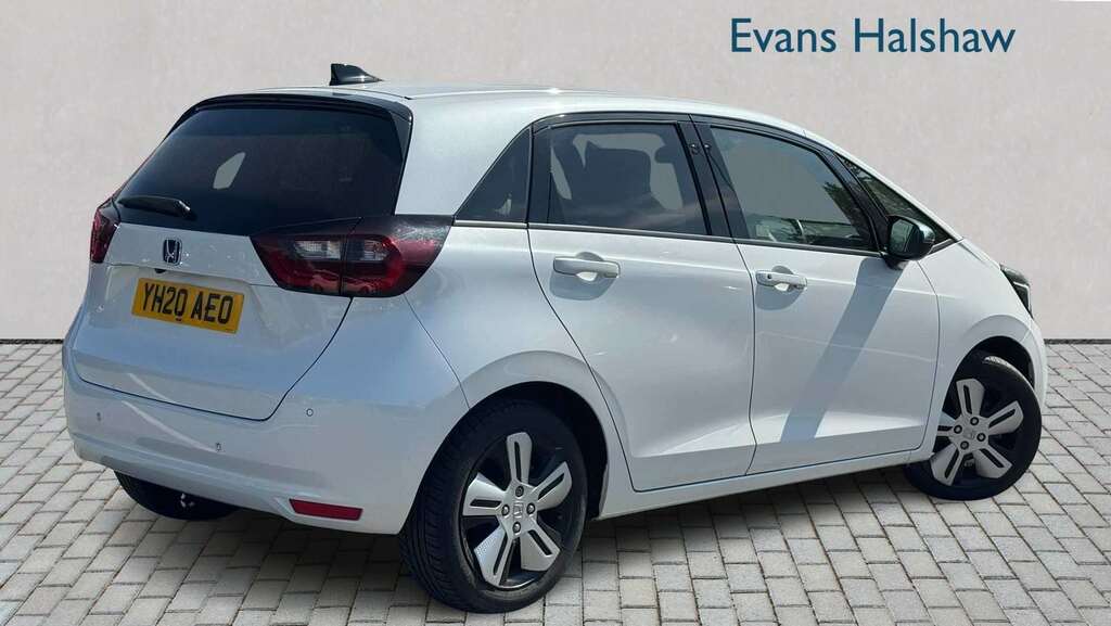 Honda Jazz 1.5 I-mmd Hybrid Ex Ecvt 2020 White #4