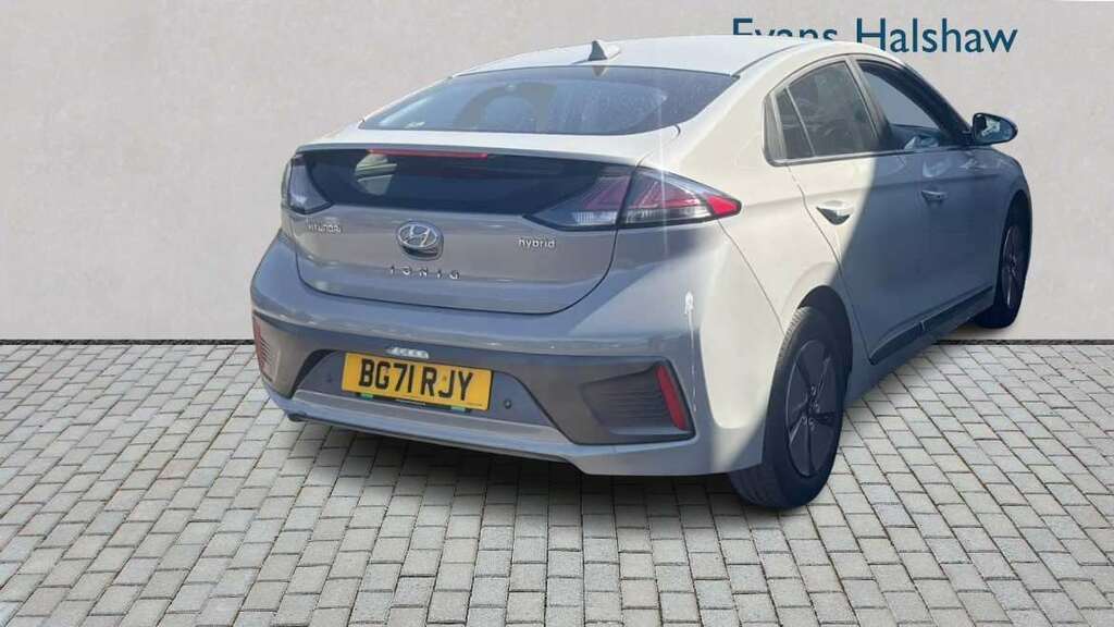 Hyundai Ioniq 1.6 Gdi Hybrid Premium Dct 2021 Grey #2