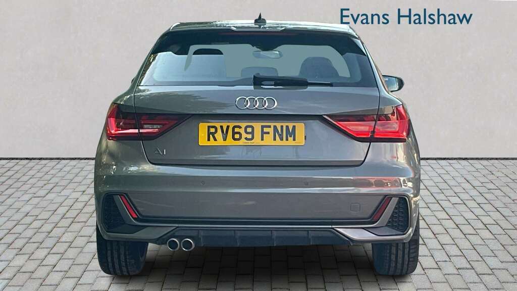 Audi A1 1.5 Tfsi 35 Sport Sportback Euro Black #4