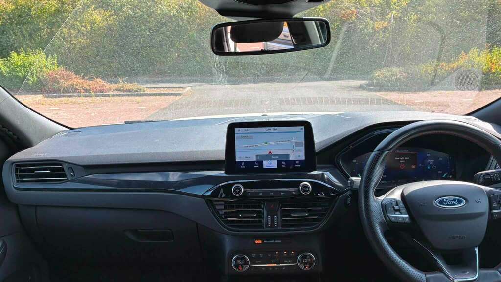 Ford Kuga 2.5 Fhev St-line X Edition Cvt Estate White #17