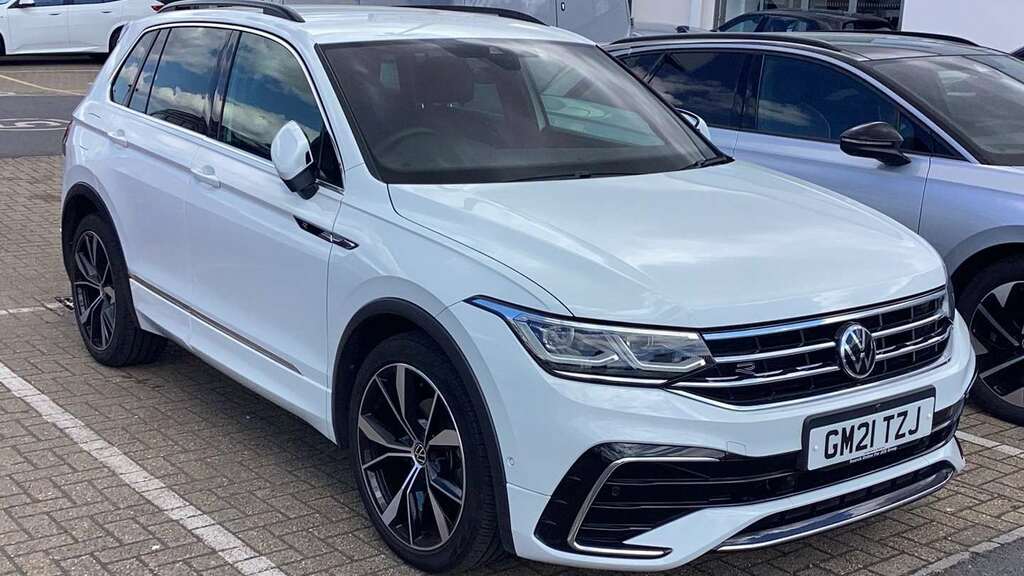 Volkswagen Tiguan 2.0 Tdi R-line Dsg Black #2