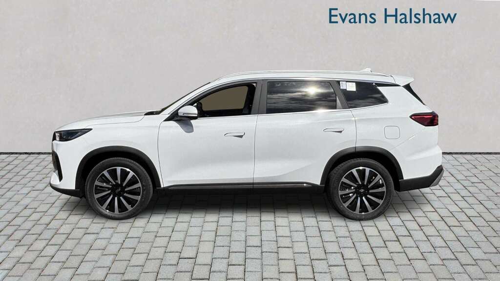 Chery Tiggo 8 1.5T Phev Summit Dht 2026 White #4