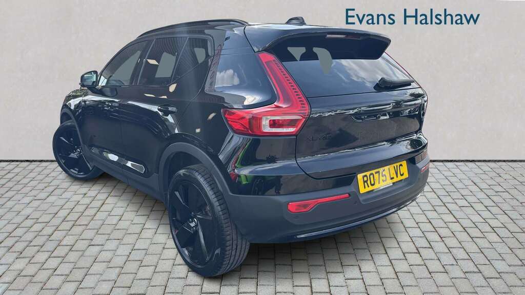 Volvo XC40 2.0 B4p Plus Black Edition 2025 RO75LVC Black #2