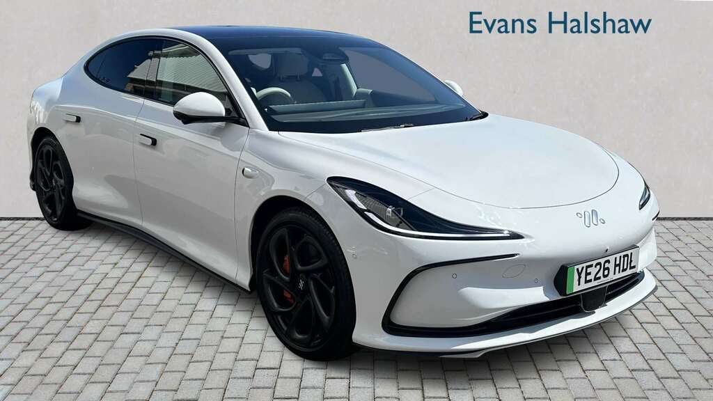 MG IM5 553Kw Performance 100Kwh 2026 White