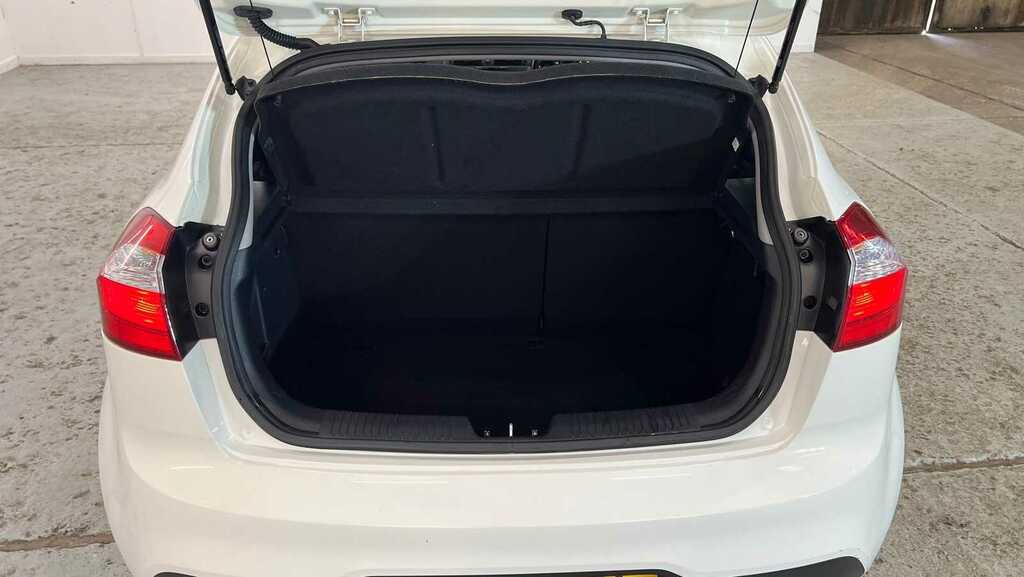 Kia RIO Vr7 5-Door 1 Owner, 35 Road Tax Black #9