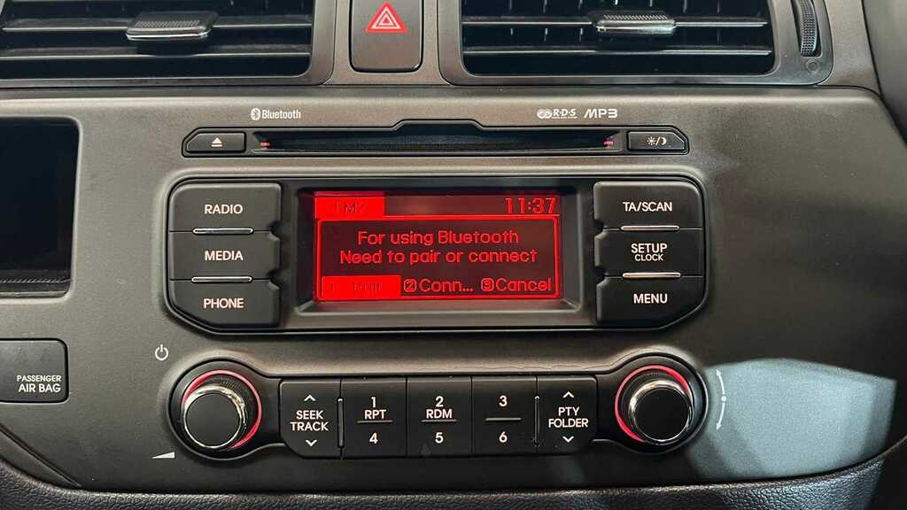 Kia RIO Vr7 5-Door 1 Owner, 35 Road Tax Black #22