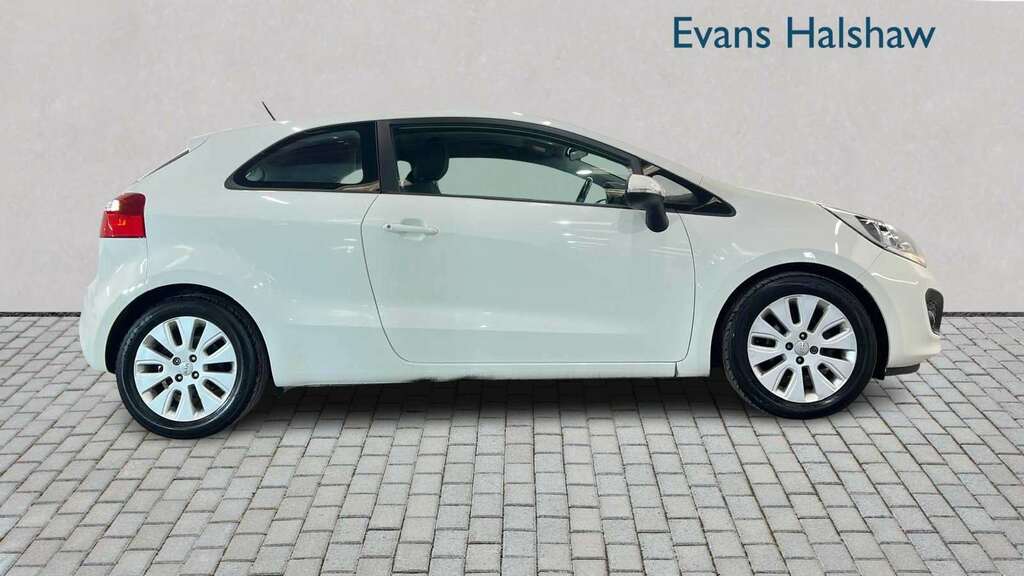 Kia RIO Vr7 5-Door 1 Owner, 35 Road Tax Black #2