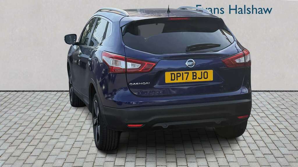 Nissan Qashqai 1.2 Dig-t N-connecta Euro 6 Ss Red #4