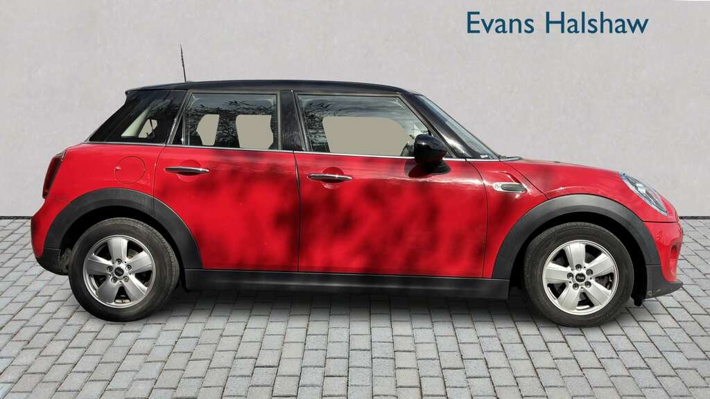 Mini Hatch 1.5 Cooper Classic II 2019 YB19GGJ Red #6