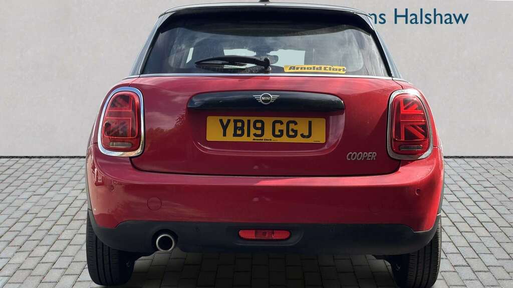 Mini Hatch 1.5 Cooper Classic II 2019 YB19GGJ Red #5