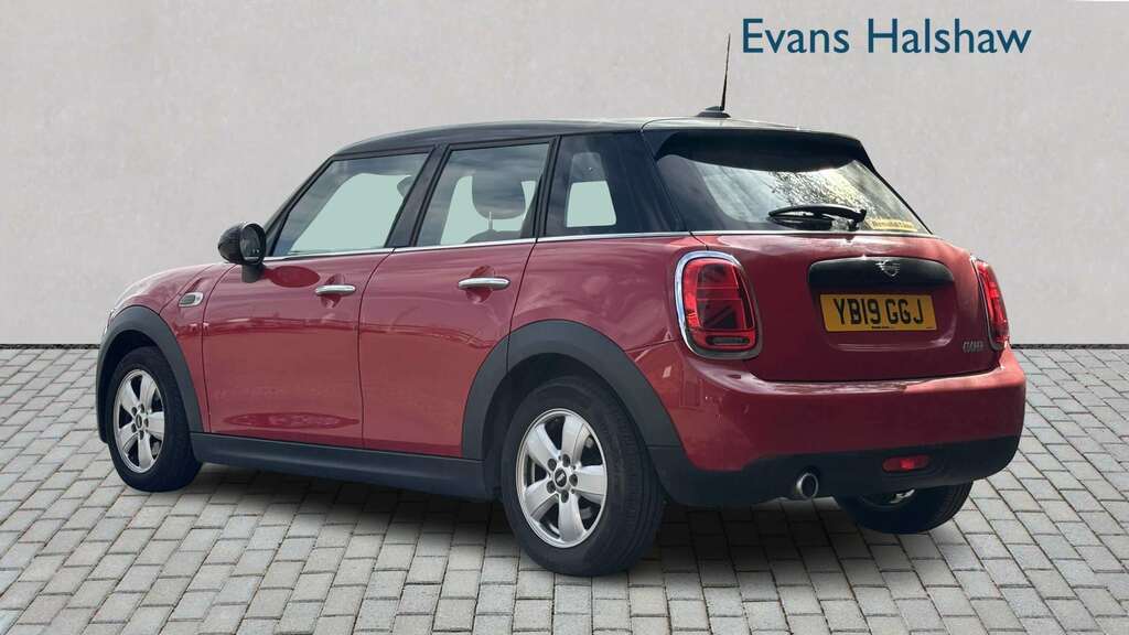 Mini Hatch 1.5 Cooper Classic II 2019 YB19GGJ Red #2
