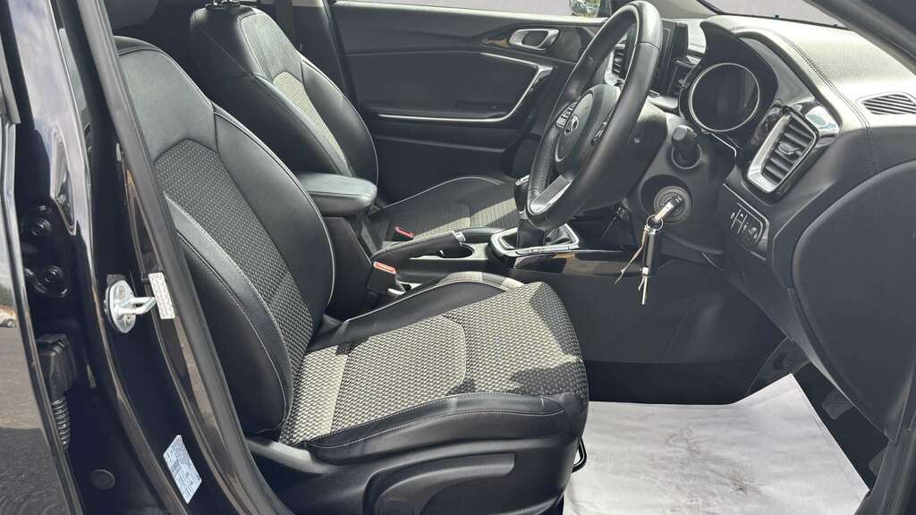 Kia Ceed 1.4T Gdi Isg 3 2018 Black #3