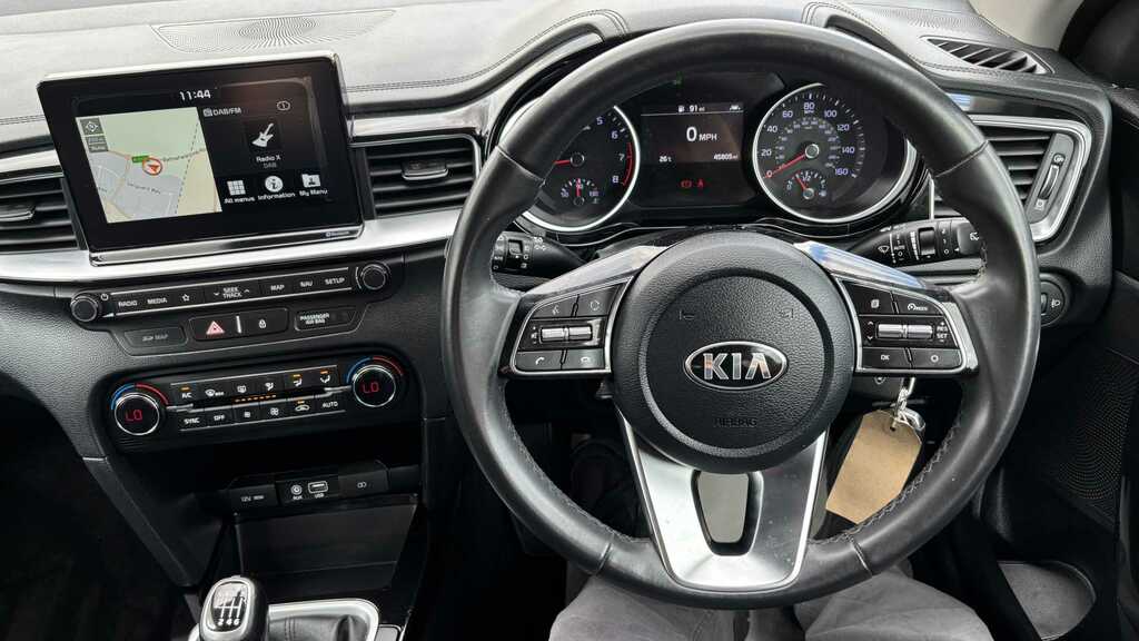 Kia Ceed 2018 1.4 T-gdi 3 Sportswagon Eur White #12