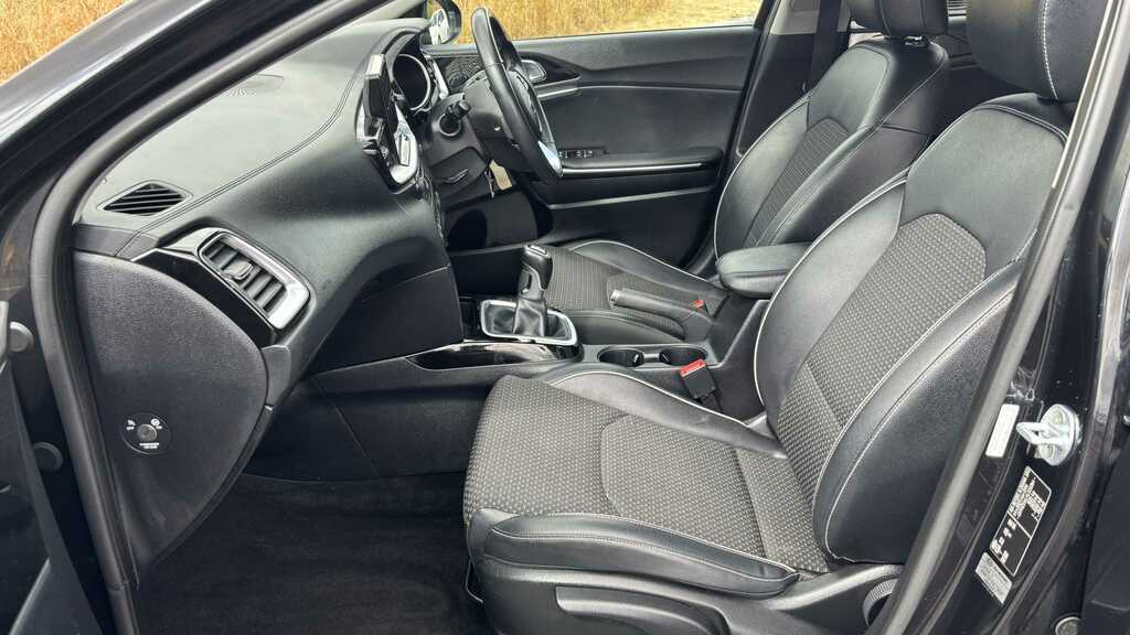 Kia Ceed 2018 1.4 T-gdi 3 Sportswagon Eur White #9