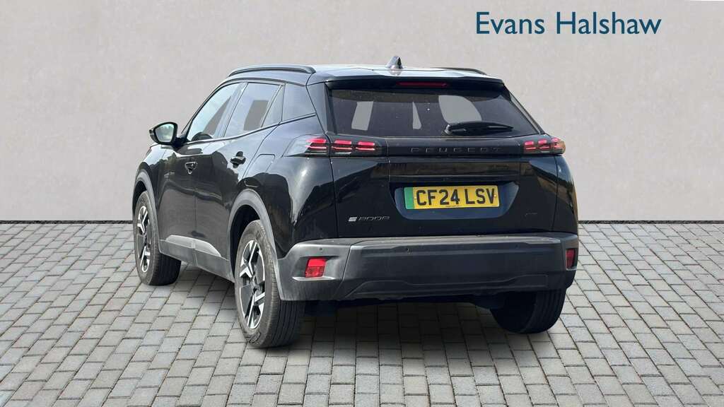 Peugeot e-2008 100Kw Gt 50Kwh 2024 Black #2