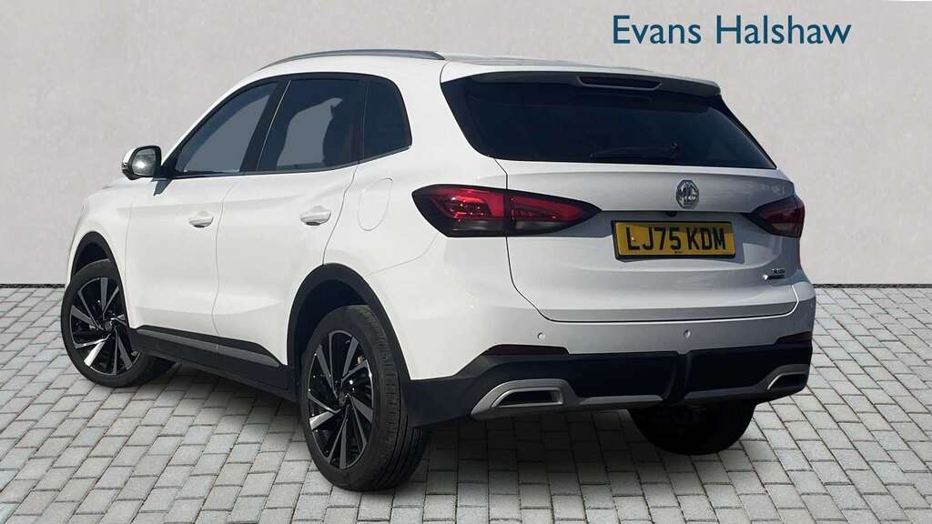 MG ZS 1.5 Hybrid Trophy 2025 White #2
