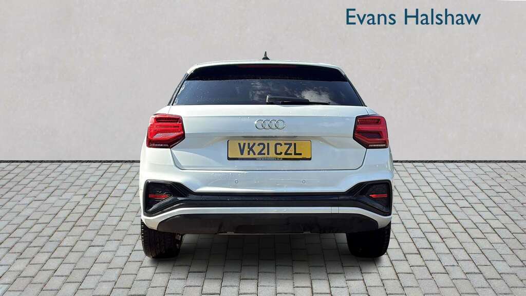 Audi Q2 35 Tfsi Black Edition S Tronic 2021 White #5