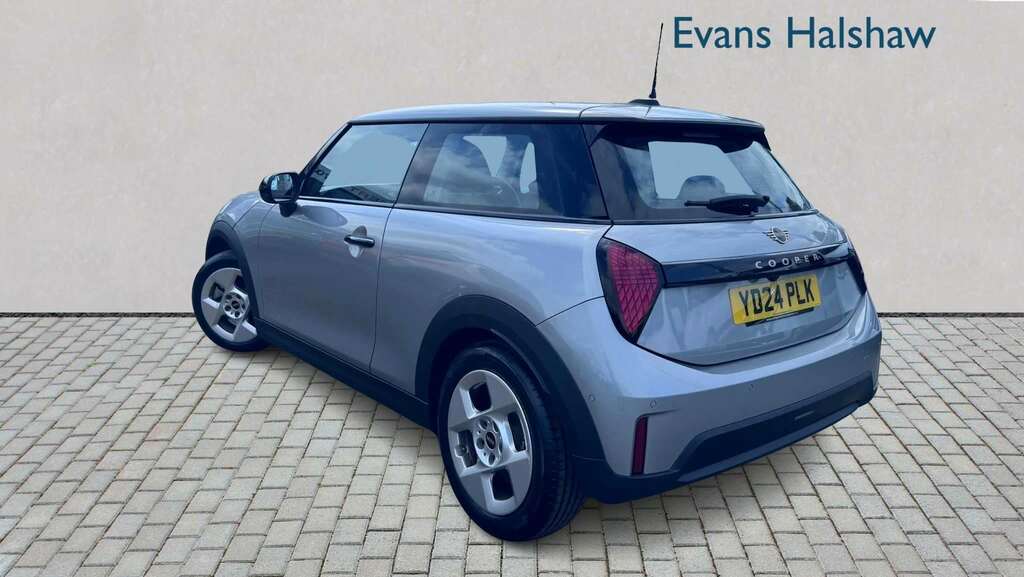 Mini Hatch 1.5 C Classic 2024 YD24PLK Silver #2